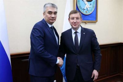 Андрей Турчак встретился с Послом Республики Узбекистан в России