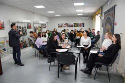 В Доме Дружбе народов Республики Алтай прошел квиз «Родной язык, как ты прекрасен», посвященный Международному дню родных языков